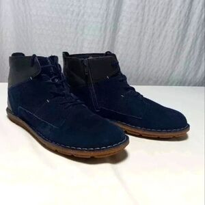 Clarks Leather/ Suede Lace Up/ Side Zipper Ankle Boots. Ladies Size 7.5